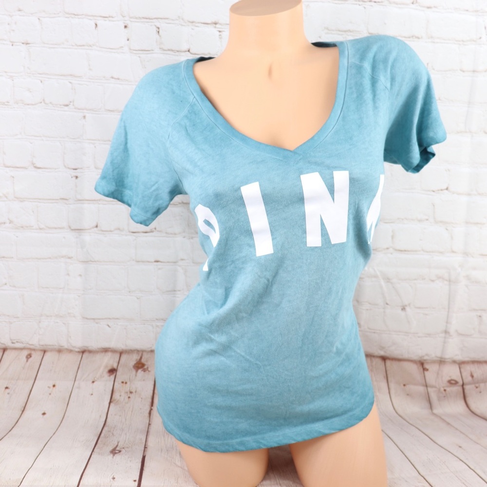 VS PINK logo short Sleeve V-Neck Tee Shirt - Picture 4 of 7